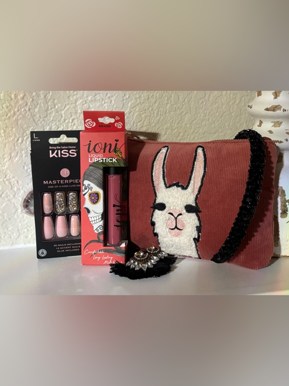 BUNDLE: ✨ LLAMA LOVE BEAUTY + ACCESSORY BUNDLE 
(Trendy & totally eye-catching)